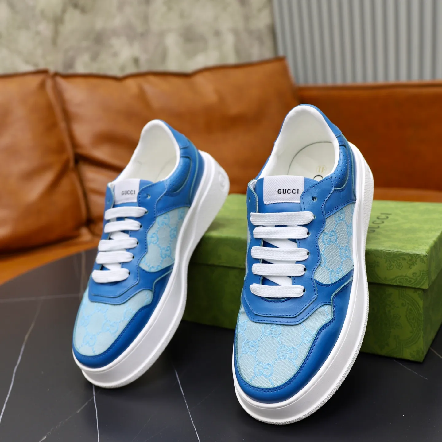 Men's shoes: 400💰🙅‍♂️🙅‍♂️🙅‍♂️ Brand: GUCCI Standard code: 38-44 (45 customized) Grade: Same as the official website Material: Original leather splicing brand cloth Comfortable and breathable sheepskin lining Lightweight wear-resistant outsole Style category: Men's fashion casual shoes Sports shoes Distinguished luxury brand elements Top luxury Color: actual picture color
